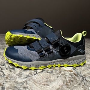 Boys Saucony Peregrine 12 Shield BOA shoes 2.5
